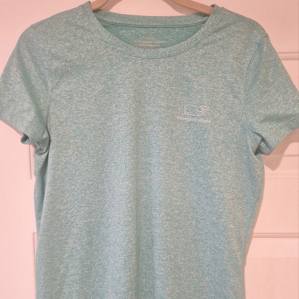 Vineyard Vines green performance t-shirt women's size small with logo